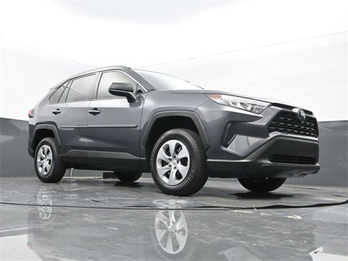 Used 2021 Toyota RAV4 LE image 24
