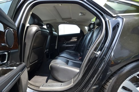 Used 2016 Jaguar XJ R-Sport image 16
