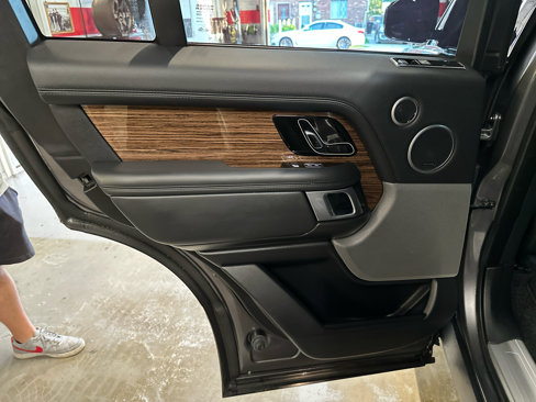 Used 2018 Land Rover Range Rover HSE image 23