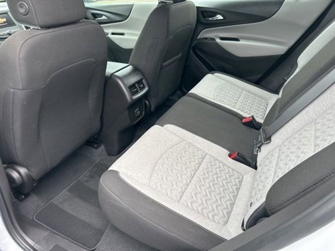 Used 2022 Chevrolet Equinox LS image 25