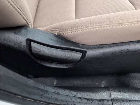 Used 2016 Hyundai Elantra SE image 18