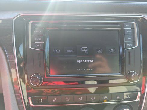 Used 2018 Volkswagen Passat 2.0T SE image 22