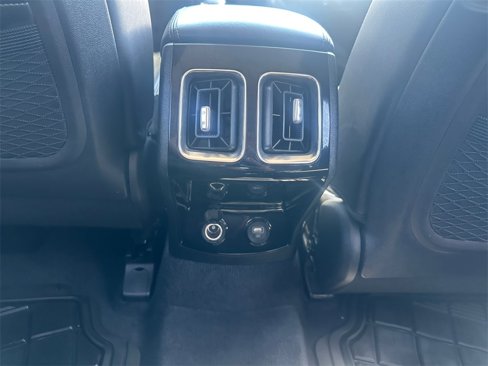 Used 2022 Kia Sorento SX image 18