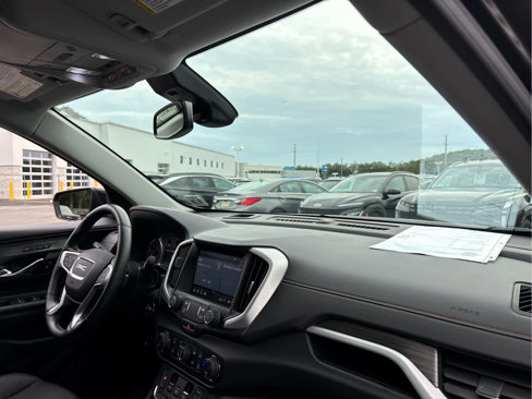 Used 2021 GMC Terrain SLT image 24