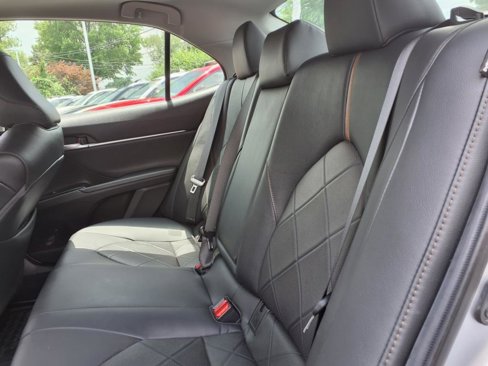 Used 2019 Toyota Camry XLE image 19