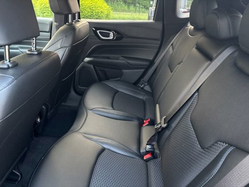 New 2025 Jeep Compass Latitude w/ Altitude Special Edition image 10