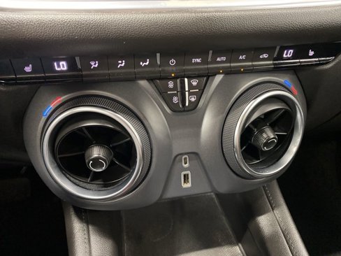 Used 2021 Chevrolet Blazer LT image 42