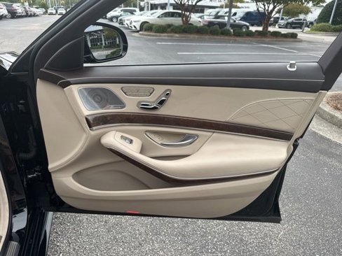 Used 2018 Mercedes-Benz S 560 Sedan image 35