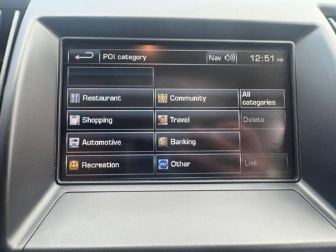 Used 2013 Land Rover LR2 HSE image 11
