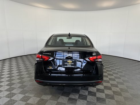 Used 2023 Nissan Versa SV image 9