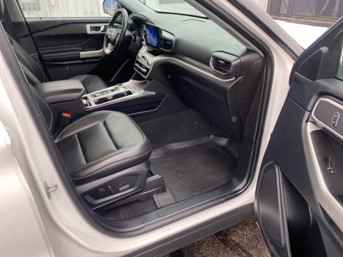 Used 2022 Ford Explorer XLT image 21