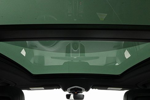 Certified 2025 Porsche Macan image 18