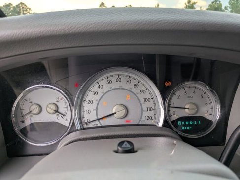 Used 2008 Chrysler Aspen Limited image 17