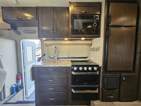 Used 2019 Ford E-350 and Econoline 350 Super Duty w/ Motorhome Prep Package image 18