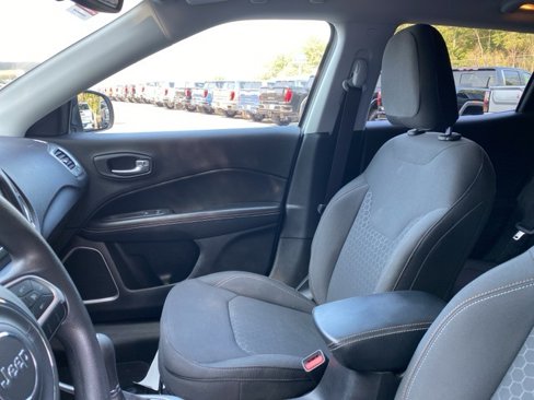 Used 2018 Jeep Compass Sport image 19