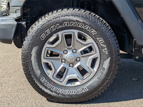 Used 2015 Jeep Wrangler Unlimited Rubicon w/ Connectivity Group image 35