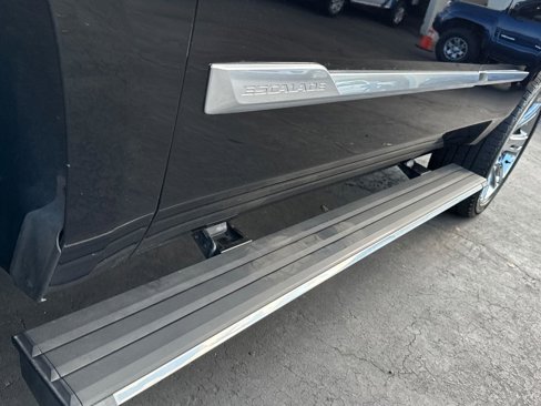 Used 2015 Cadillac Escalade Premium image 25