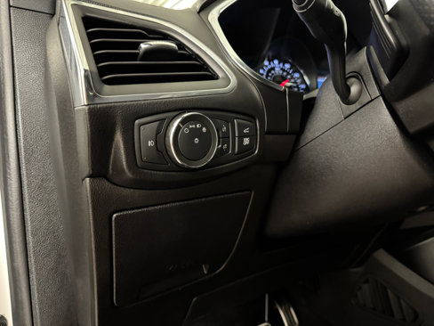 Used 2021 Ford Edge ST image 16
