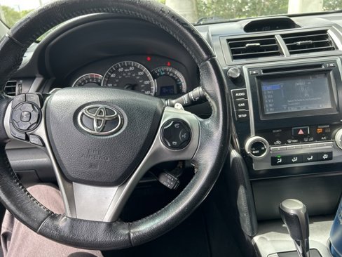 Used 2014 Toyota Camry L image 5
