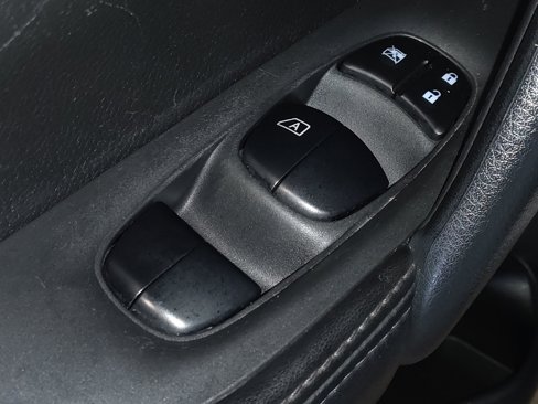 Used 2020 Nissan Rogue Sport S w/ Appearance Package image 27