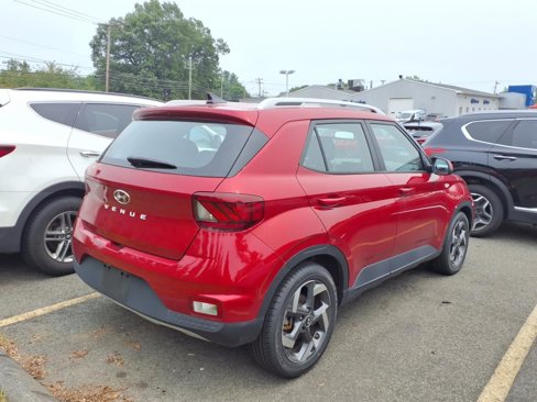 Certified 2022 Hyundai Venue Limited w/ Cargo Package image 6