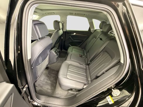 Used 2023 Audi Q5 2.0T Premium w/ Convenience Package image 19