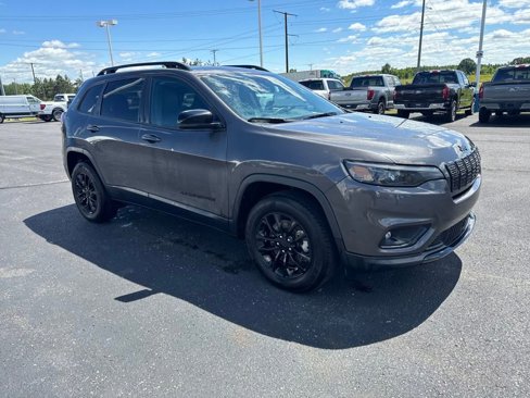 Used 2023 Jeep Cherokee Altitude Lux image 7