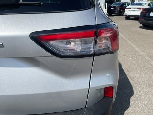 Used 2020 Ford Escape SE image 10