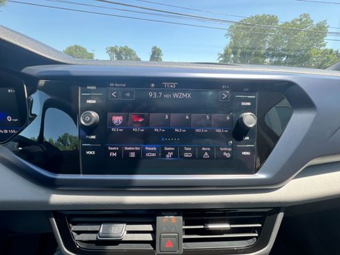 Certified 2022 Volkswagen Taos SE w/ IQ.Drive SE Package image 16