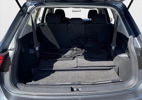 Used 2018 Volkswagen Tiguan S w/ Front Fog Lights Package image 8