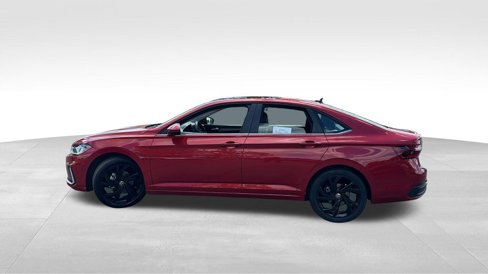 Used 2025 Volkswagen Jetta SE image 4