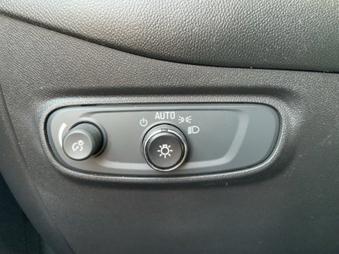 Used 2022 Chevrolet Equinox LS w/ LS Convenience Package image 31