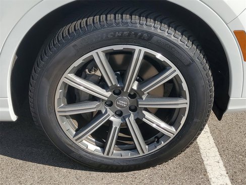 Used 2017 Audi Q7 3.0T Premium Plus image 5