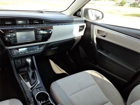 Used 2016 Toyota Corolla LE image 18