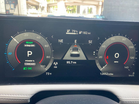 Used 2024 Nissan Ariya FWD image 17