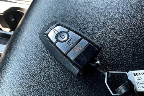 Used 2021 Ford Expedition Max XLT w/ Livery Package image 11