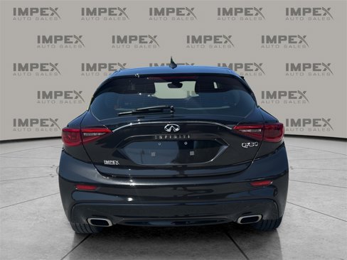 Used 2019 INFINITI QX30 image 4