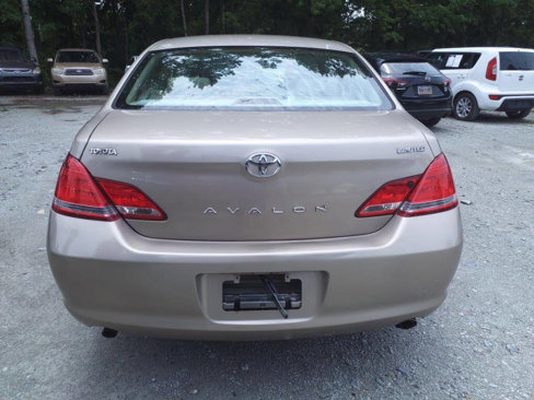 Used 2007 Toyota Avalon Limited image 2