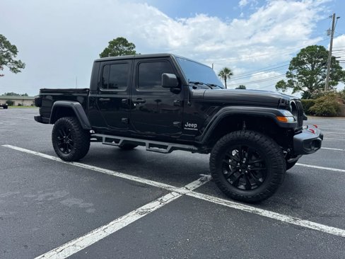 Used 2020 Jeep Gladiator Overland image 4