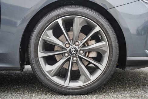 Used 2020 Hyundai Veloster 2.0 Premium image 18
