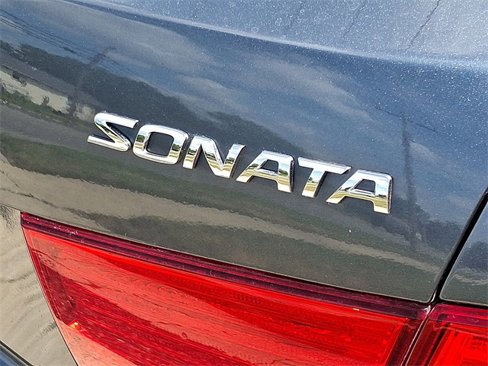 Used 2010 Hyundai Sonata Limited image 32