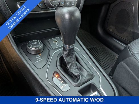 Used 2020 Jeep Cherokee High Altitude image 31
