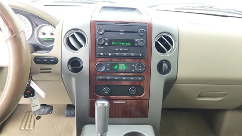 Used 2005 Ford F150 Lariat image 22