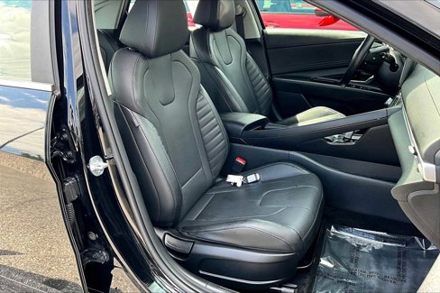 Used 2023 Hyundai Elantra Limited image 8