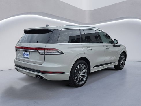 Used 2021 Lincoln Aviator Grand Touring w/ Elements Package Plus image 4