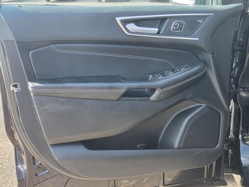 Used 2024 Ford Edge Titanium image 8