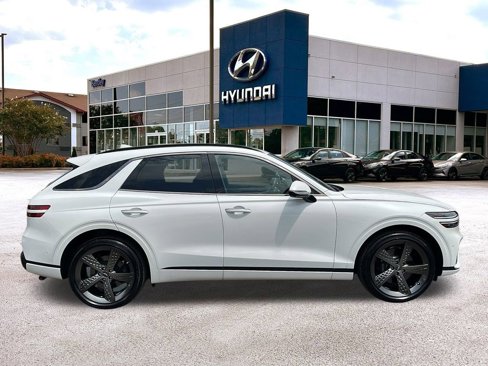 Used 2025 Genesis GV70 2.5T w/ Sport Prestige Package image 6