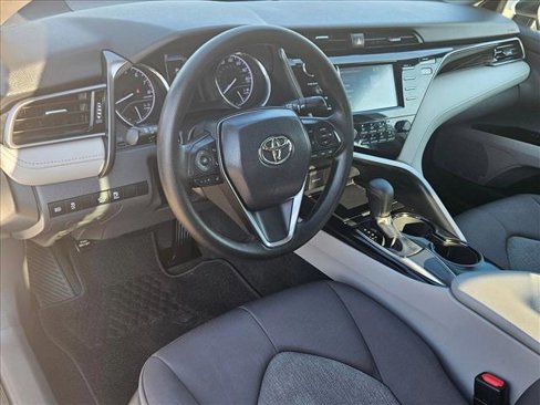 Used 2019 Toyota Camry LE image 10