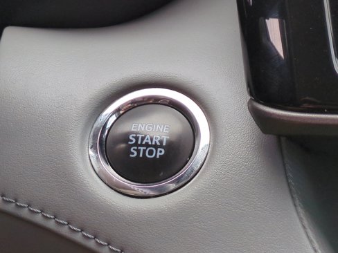 Used 2022 Toyota Highlander LE image 29