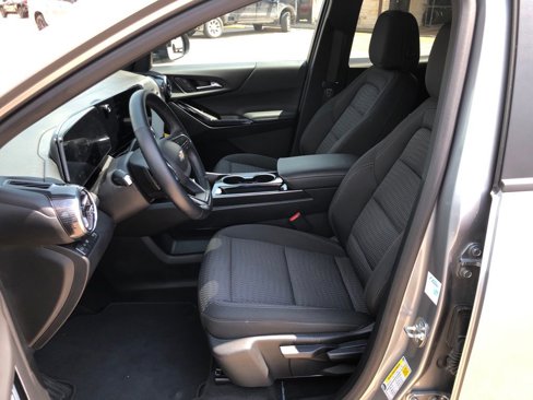 New 2025 Chevrolet Equinox LT w/ Safety and Technology Package image 12